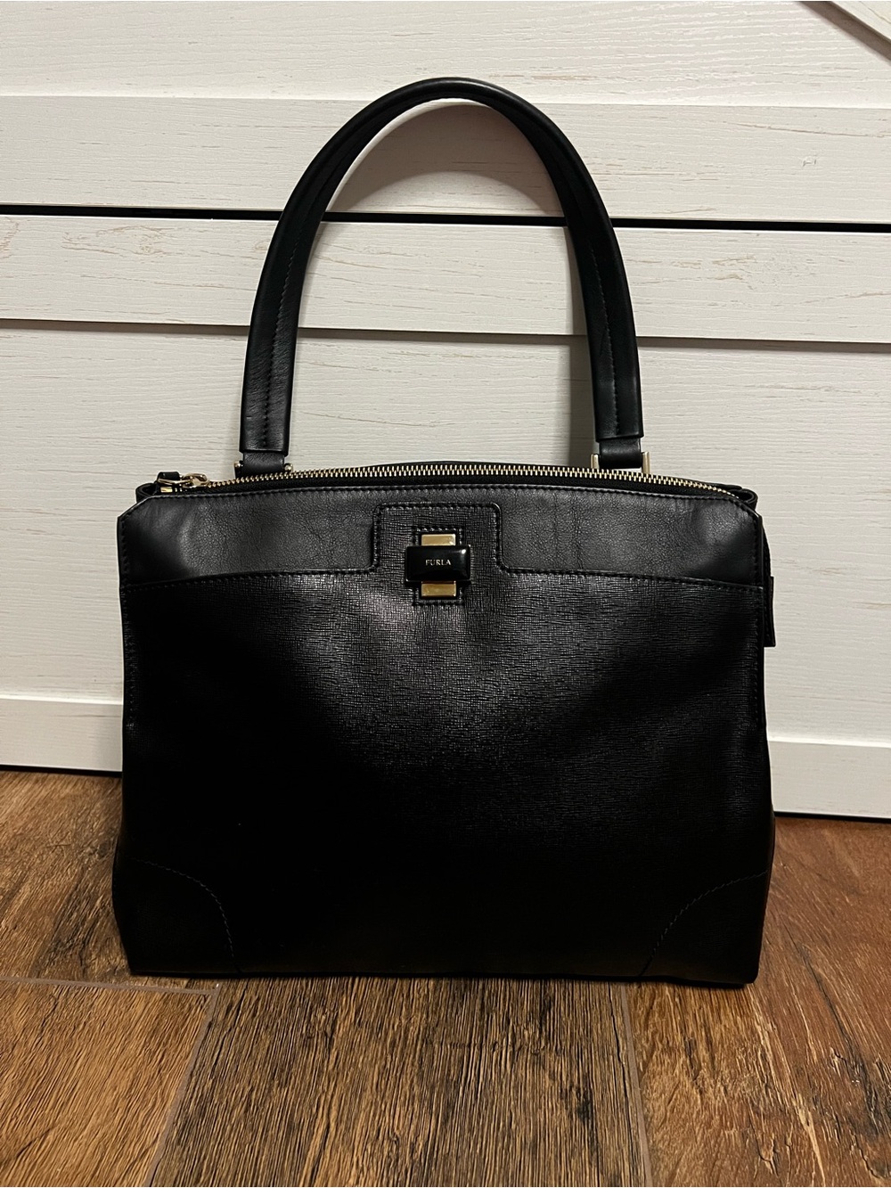 Authentic FURLA Piper Lux single strap  Shoulder Bag Tote • Excellent Condition
